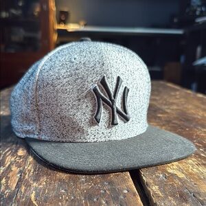 New Era NY Yankees Salt & Pepper Knit SnapBack